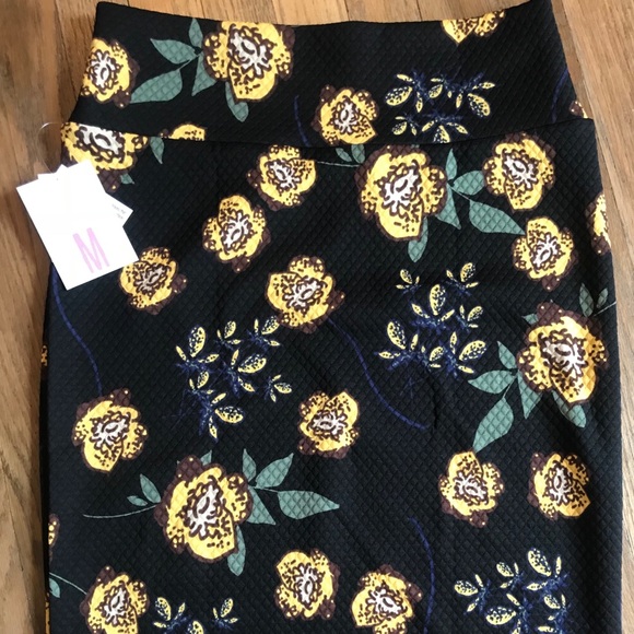 Lularoe NWT Cassie Skirt - Picture 1 of 1